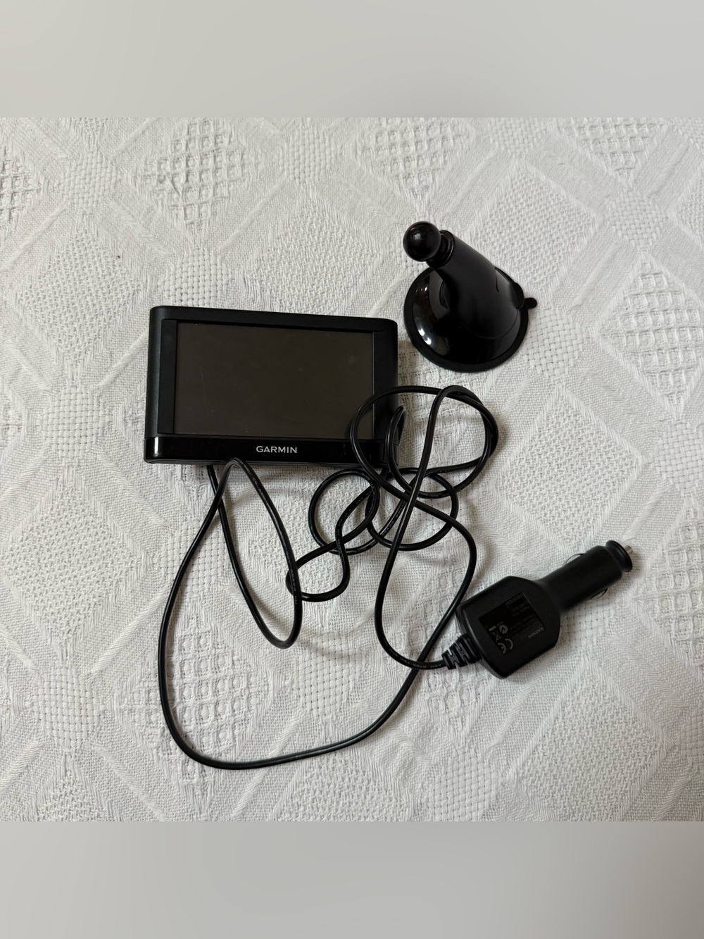Garmin Black GPS Navigation Unit with Car Mount